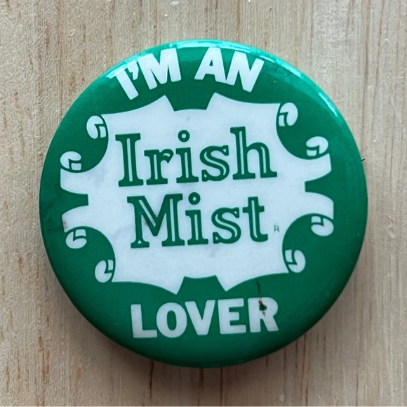 Lot of 20+ Vintage Beer and Liquor Pinback Buttons - Picture 10 of 10